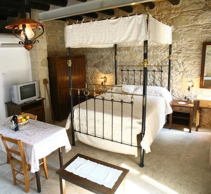 Leonidas Village Houses Goudhi ภายนอก รูปภาพ