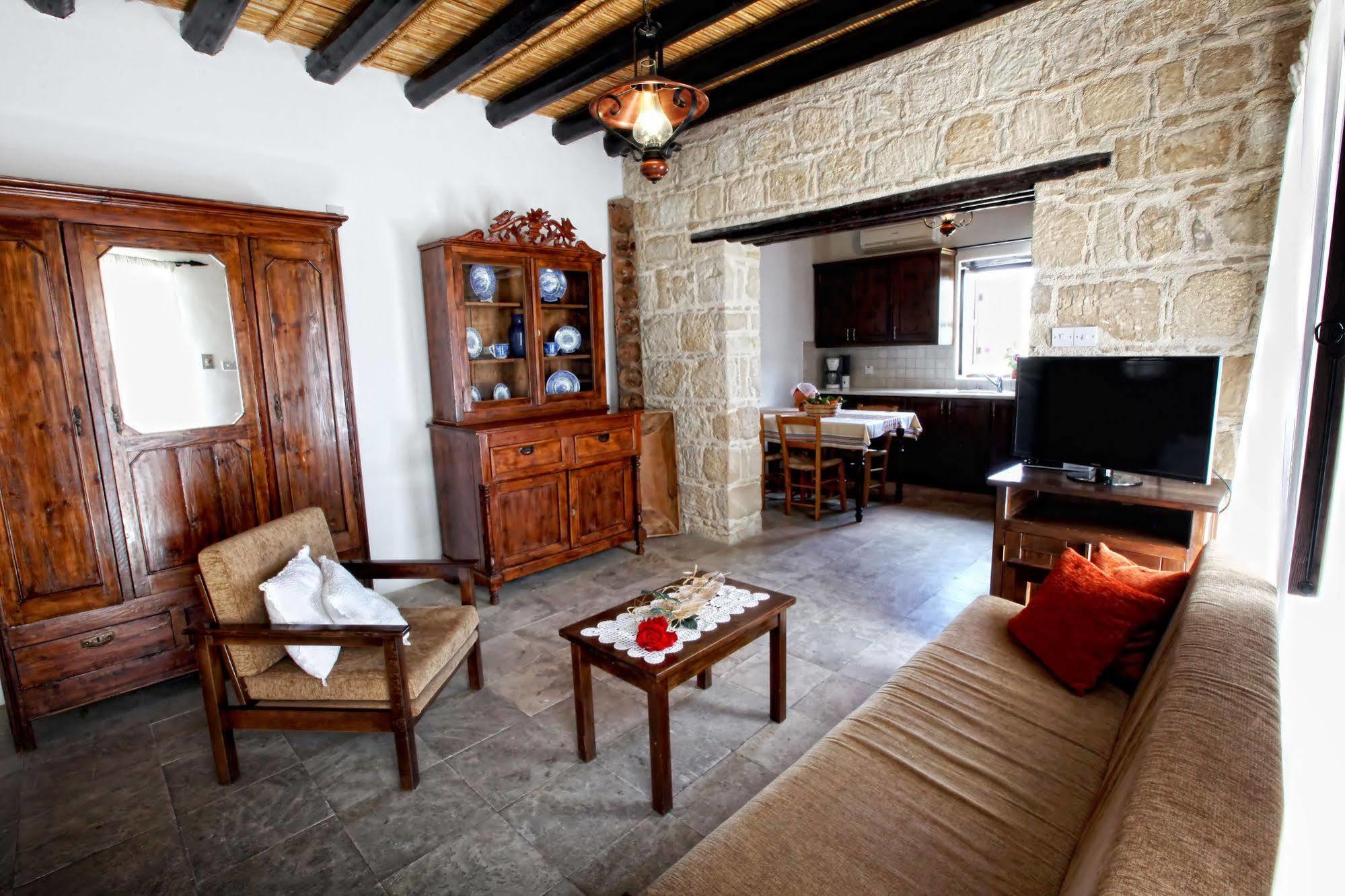 Leonidas Village Houses Goudhi ภายนอก รูปภาพ