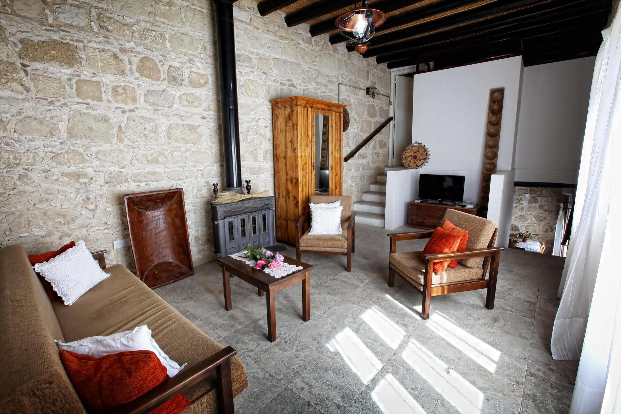 Leonidas Village Houses Goudhi ภายนอก รูปภาพ