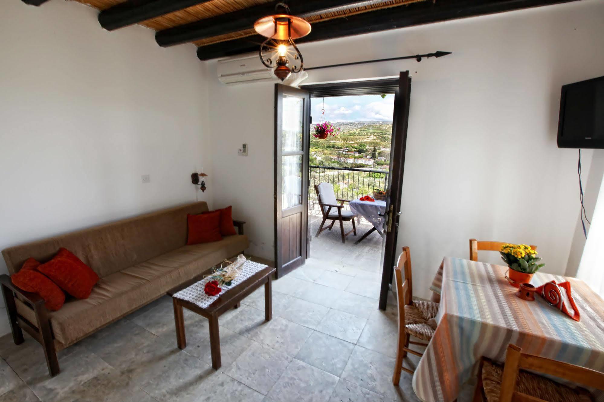 Leonidas Village Houses Goudhi ภายนอก รูปภาพ