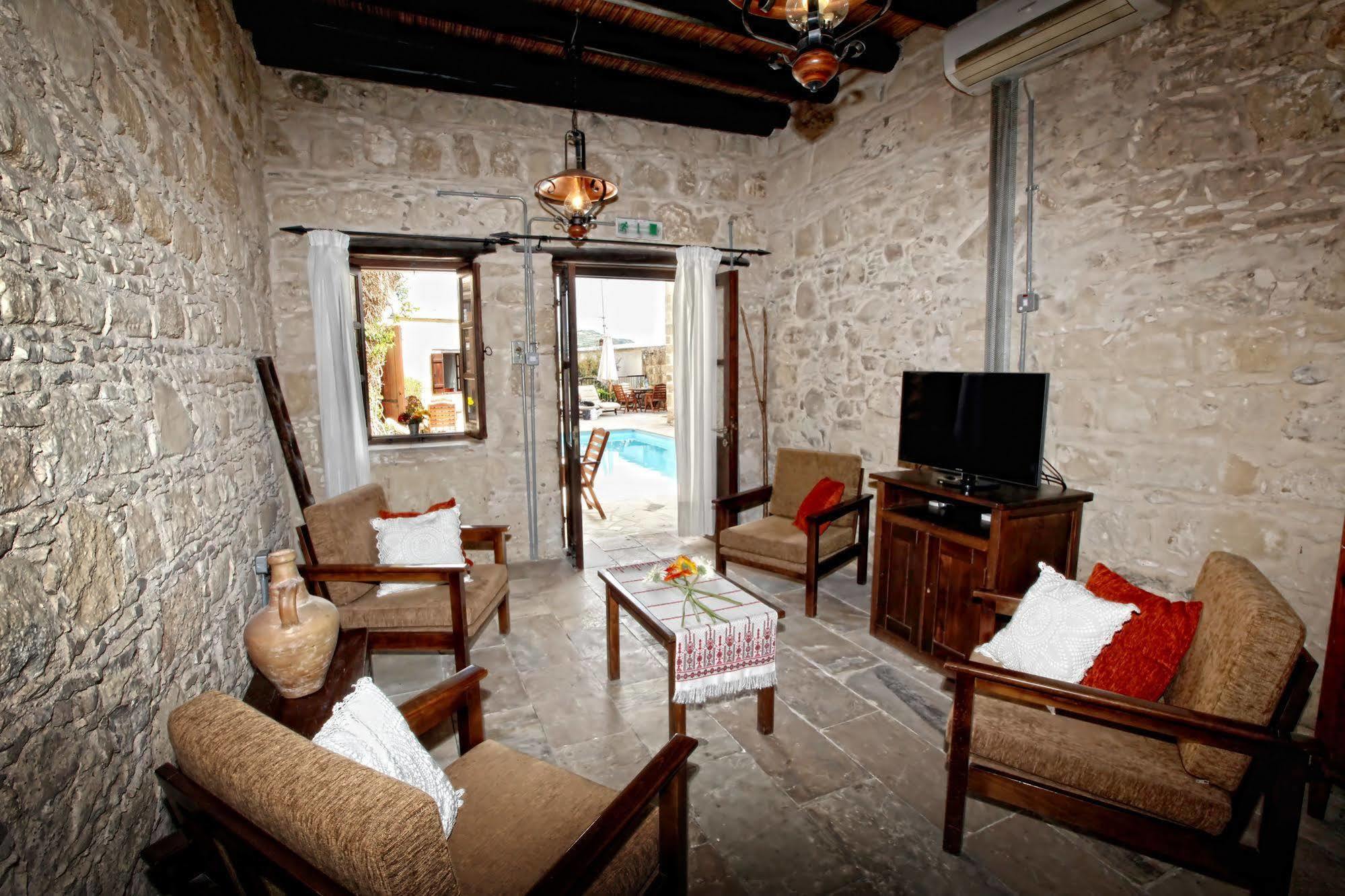 Leonidas Village Houses Goudhi ภายนอก รูปภาพ