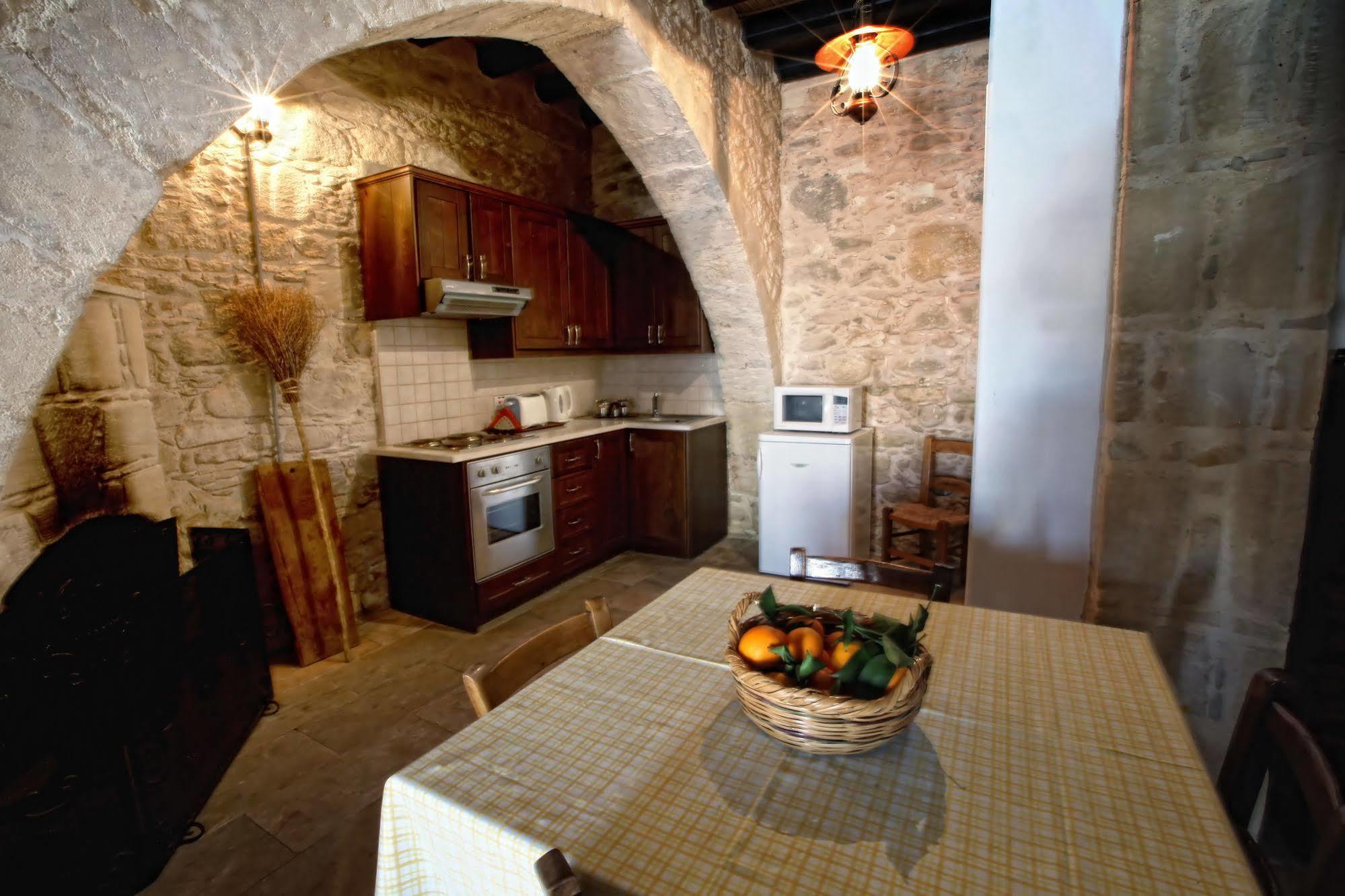 Leonidas Village Houses Goudhi ภายนอก รูปภาพ